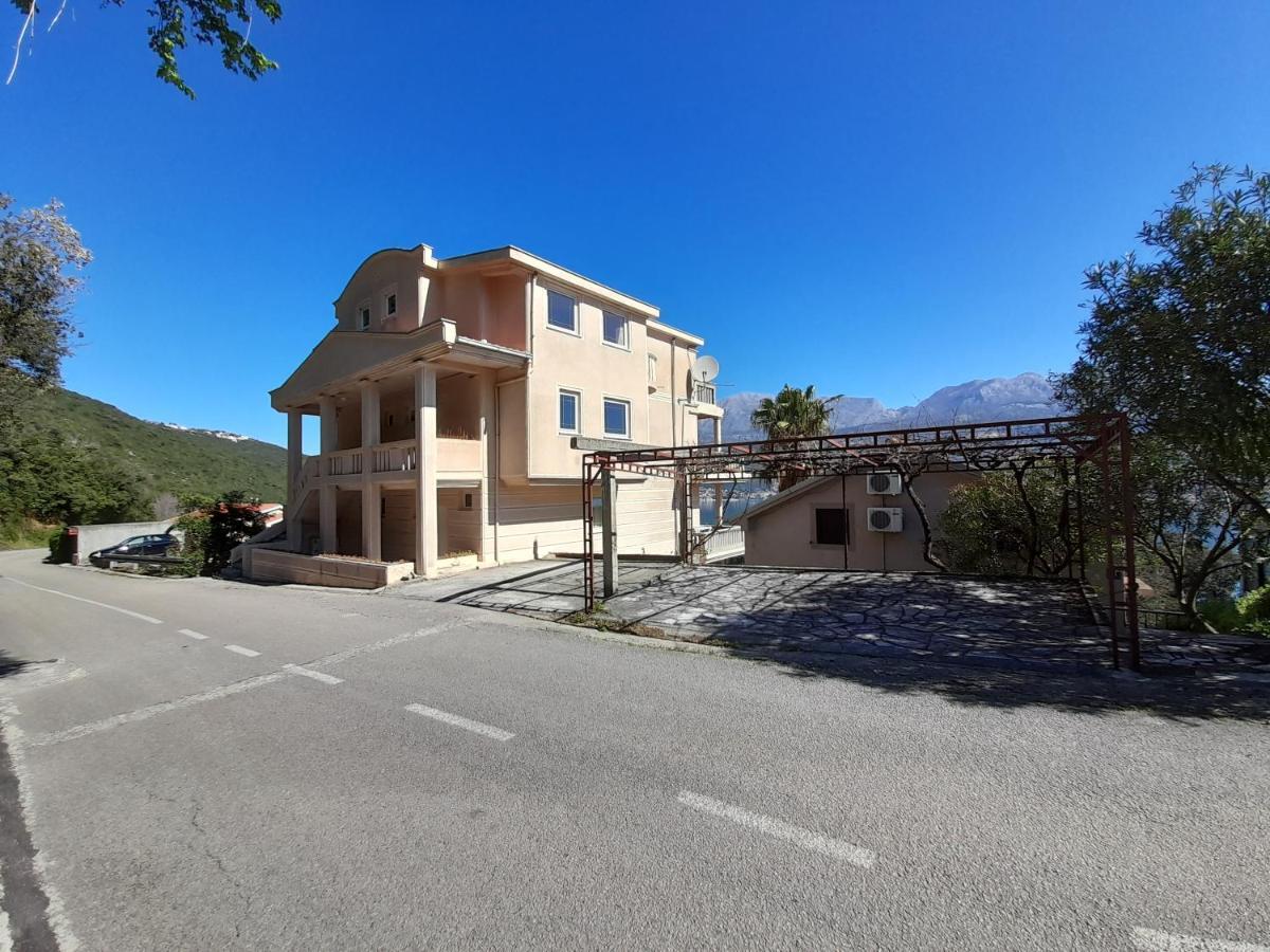 Villa Garden Apartments Herceg Novi Esterno foto
