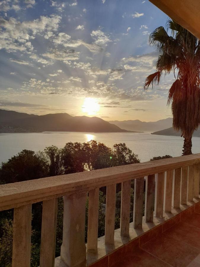 Villa Garden Apartments Herceg Novi Esterno foto